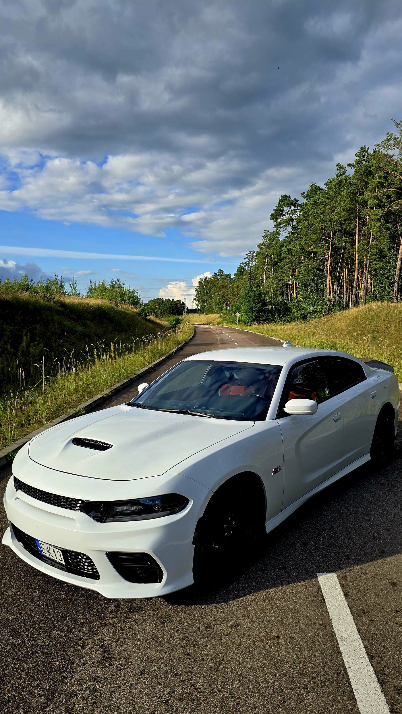Dodge Charger Scat Pack 392 na sprzedaz - bialy, widok 3/4 z przodu