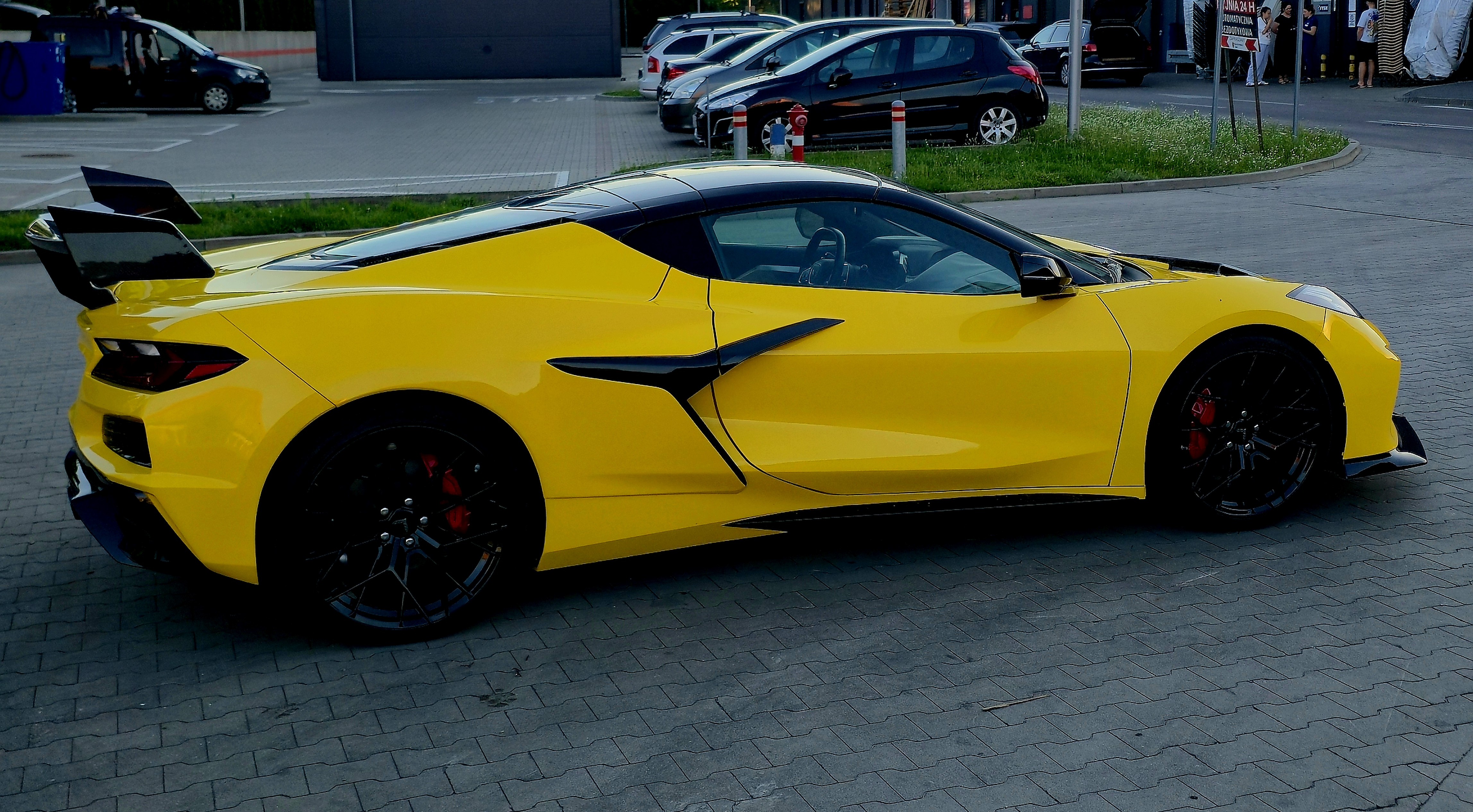 Corvette C8 - 13